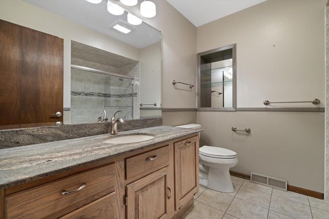 8640 111th AVENUE, Pleasant Prairie, WI 53158