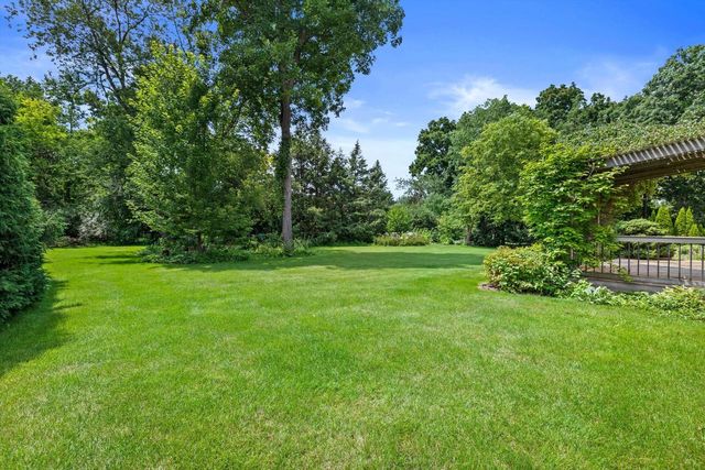 8640 111th AVENUE, Pleasant Prairie, WI 53158
