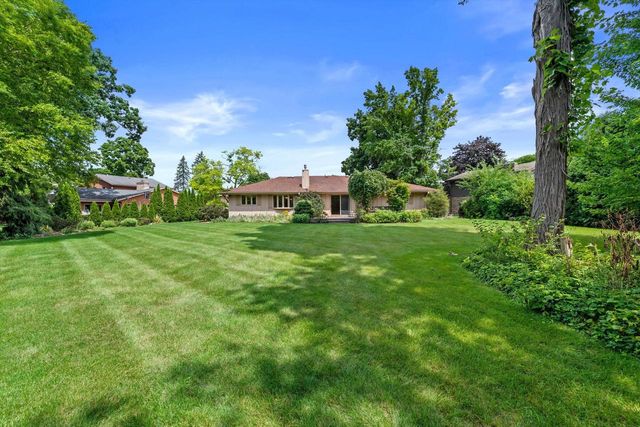 8640 111th AVENUE, Pleasant Prairie, WI 53158