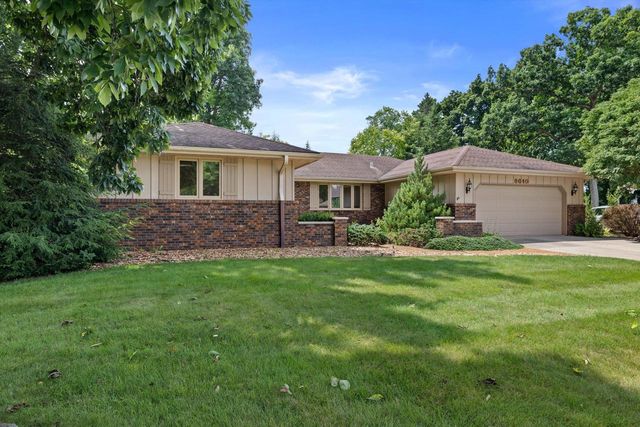 8640 111th AVENUE, Pleasant Prairie, WI 53158