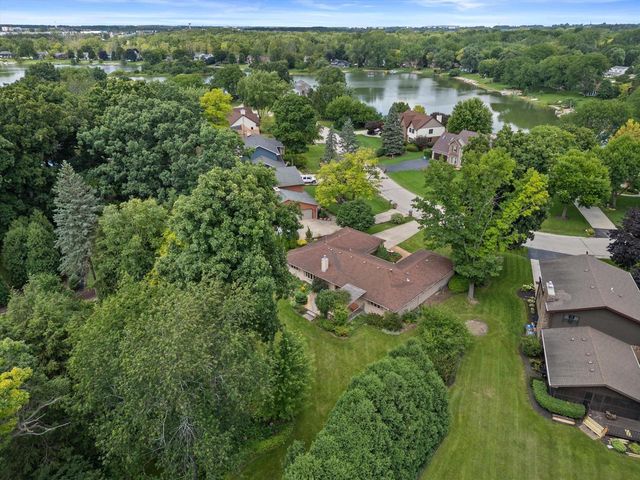 8640 111th AVENUE, Pleasant Prairie, WI 53158