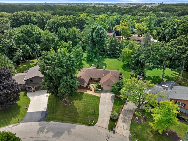 8640 111th AVENUE, Pleasant Prairie, WI 53158