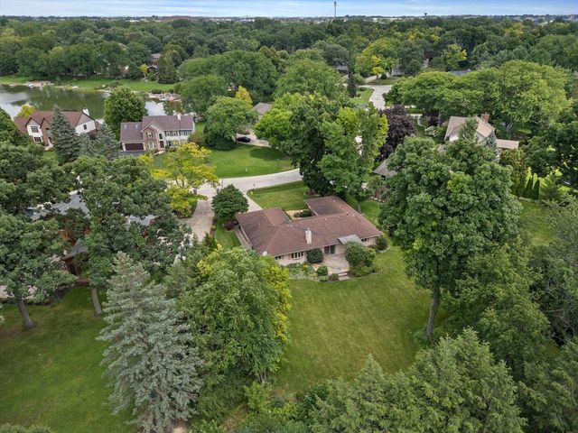 8640 111th AVENUE, Pleasant Prairie, WI 53158