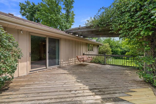 8640 111th AVENUE, Pleasant Prairie, WI 53158