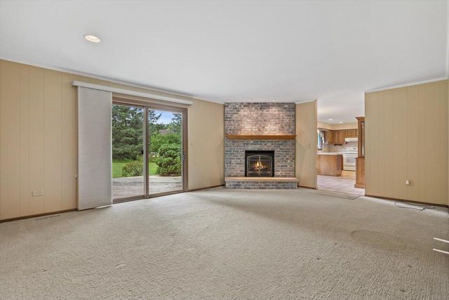 8640 111th AVENUE, Pleasant Prairie, WI 53158