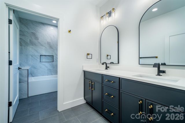 253 Eagles Eye Drive, Hendersonville, NC 28792