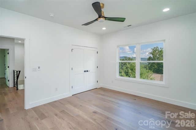 253 Eagles Eye Drive, Hendersonville, NC 28792