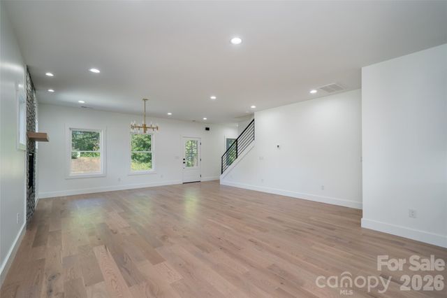 253 Eagles Eye Drive, Hendersonville, NC 28792