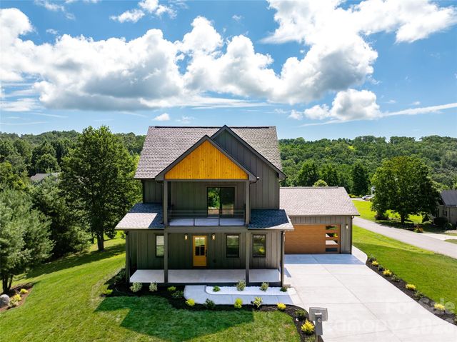 253 Eagles Eye Drive, Hendersonville, NC 28792