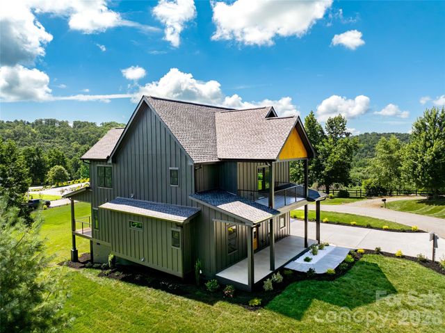 253 Eagles Eye Drive, Hendersonville, NC 28792