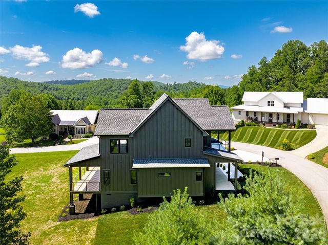 253 Eagles Eye Drive, Hendersonville, NC 28792