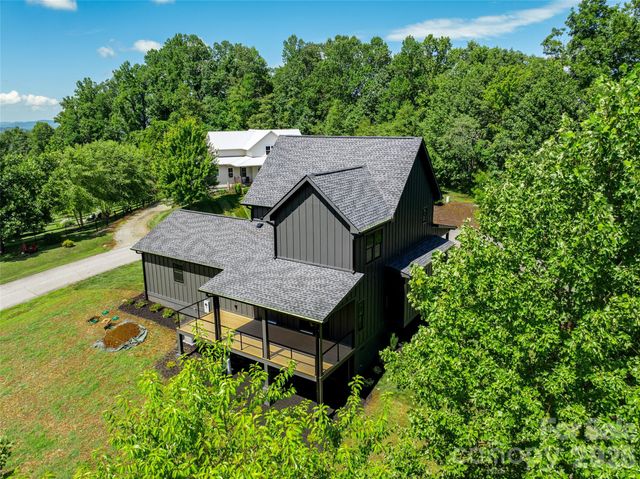 253 Eagles Eye Drive, Hendersonville, NC 28792