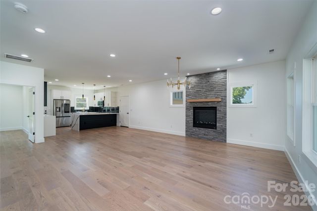 253 Eagles Eye Drive, Hendersonville, NC 28792