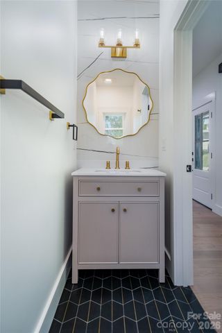 253 Eagles Eye Drive, Hendersonville, NC 28792