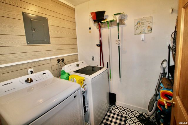 314 DUNDEE Road, East Peoria, IL 61611