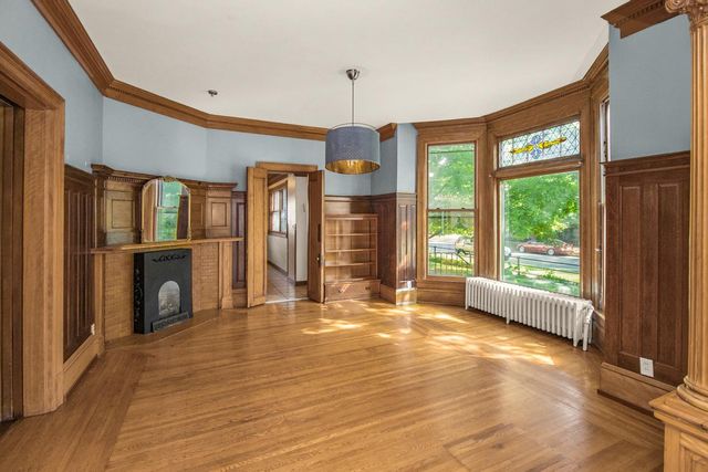 565 Holly Avenue, Saint Paul, MN 55102