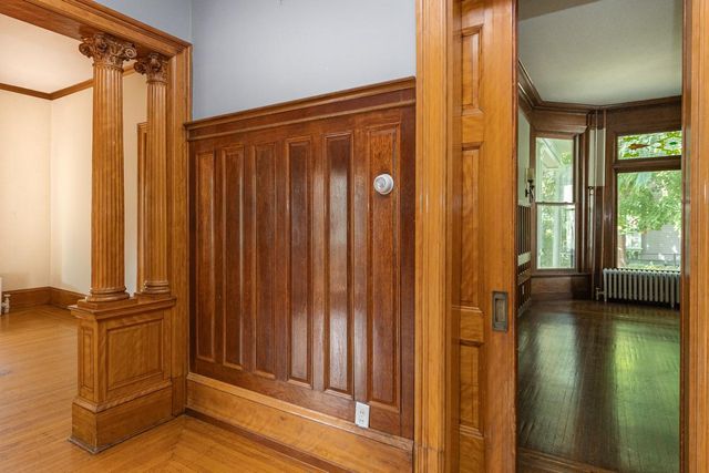 565 Holly Avenue, Saint Paul, MN 55102