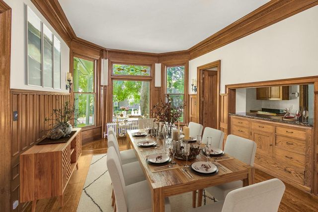 565 Holly Avenue, Saint Paul, MN 55102