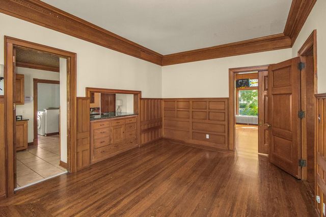 565 Holly Avenue, Saint Paul, MN 55102