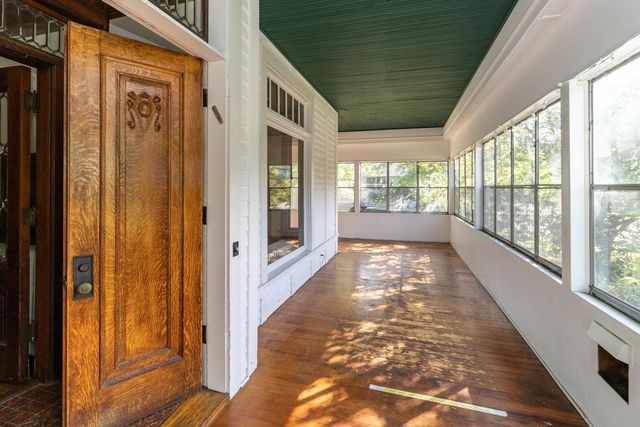 565 Holly Avenue, Saint Paul, MN 55102