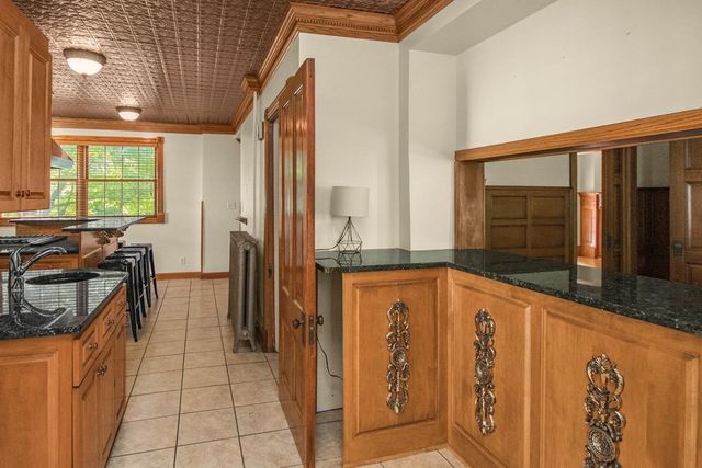 565 Holly Avenue, Saint Paul, MN 55102