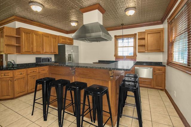 565 Holly Avenue, Saint Paul, MN 55102