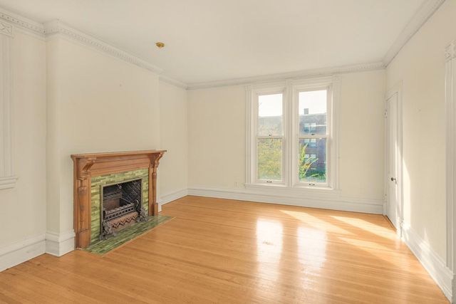 565 Holly Avenue, Saint Paul, MN 55102