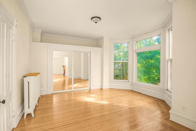 565 Holly Avenue, Saint Paul, MN 55102