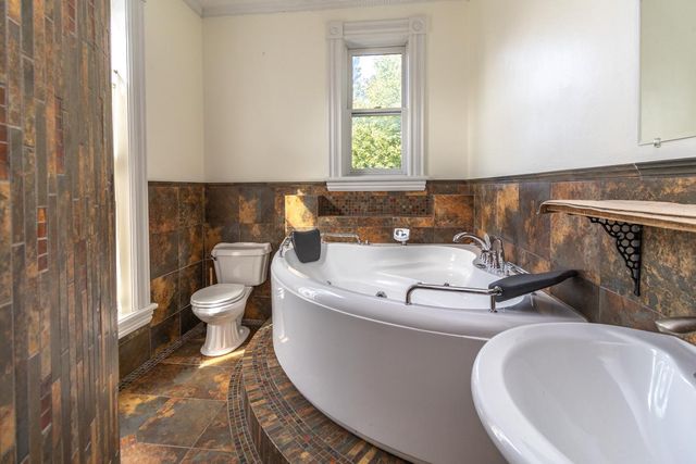 565 Holly Avenue, Saint Paul, MN 55102