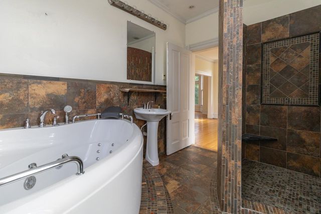 565 Holly Avenue, Saint Paul, MN 55102