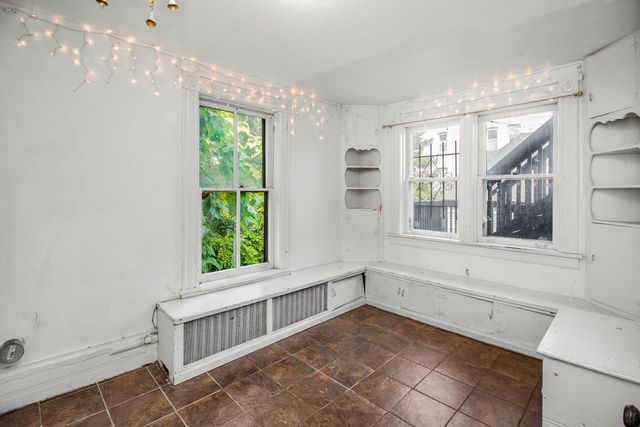 565 Holly Avenue, Saint Paul, MN 55102