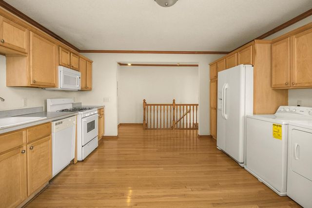 565 Holly Avenue, Saint Paul, MN 55102