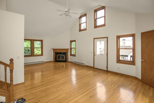 565 Holly Avenue, Saint Paul, MN 55102