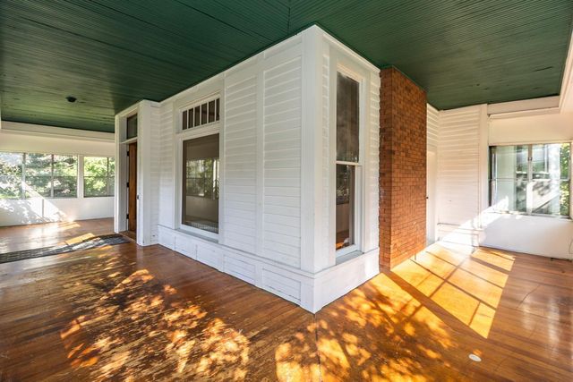 565 Holly Avenue, Saint Paul, MN 55102