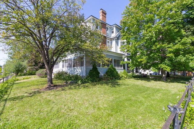 565 Holly Avenue, Saint Paul, MN 55102