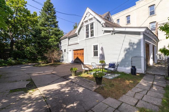 565 Holly Avenue, Saint Paul, MN 55102