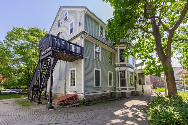 565 Holly Avenue, Saint Paul, MN 55102