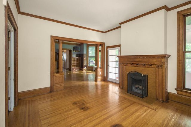 565 Holly Avenue, Saint Paul, MN 55102