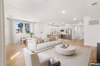 1001 Summit Avenue 2, Jersey City, NJ 07307