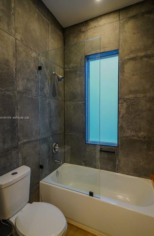 112 NW 24th Ct, Miami, FL 33125