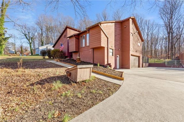 6590 Riverwood Road, Walkertown, NC 27051