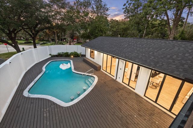 203 Cove Creek Lane, Houston, TX 77042
