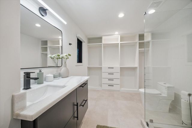 203 Cove Creek Lane, Houston, TX 77042