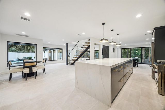 203 Cove Creek Lane, Houston, TX 77042
