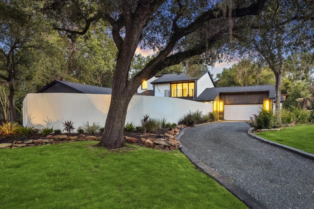 203 Cove Creek Lane, Houston, TX 77042