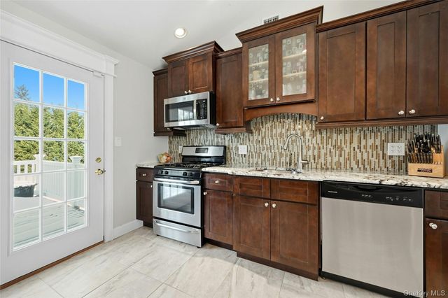 4 Stell Lane, East Northport, NY 11731