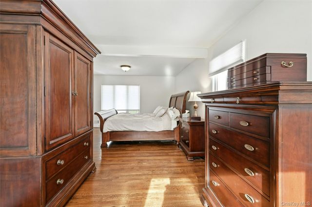 4 Stell Lane, East Northport, NY 11731