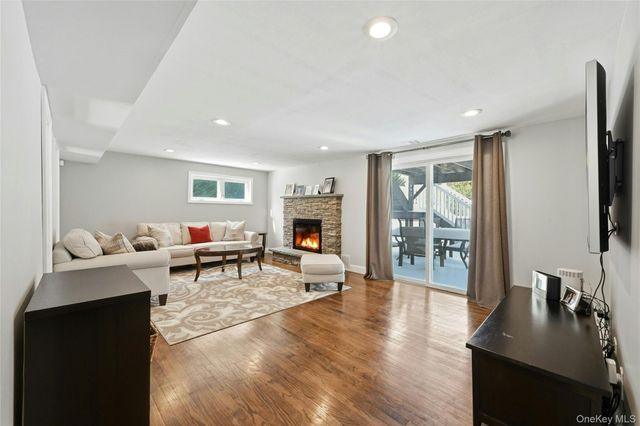 4 Stell Lane, East Northport, NY 11731