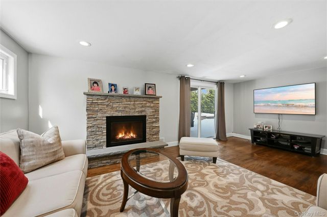 4 Stell Lane, East Northport, NY 11731