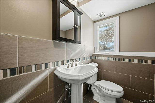 4 Stell Lane, East Northport, NY 11731